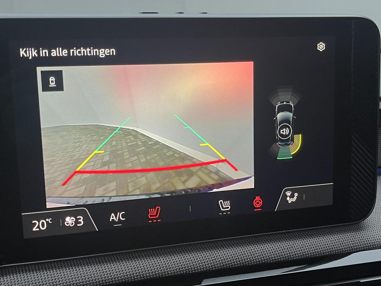 Nissan MICRA EVOLVE 52 kWh / ¤ 2.500,- EINDEJAARSVOORDEEL / Uit voorraad leverbaar / 417 km WLTP / 5 Jaar Fabrieksgarantie / Harman en Kardon Geluidssysteem / Google Maps Navigatie / Camera / Stoel- en Stuurverwarming / Climate Control / Adaptive Cruise Control /