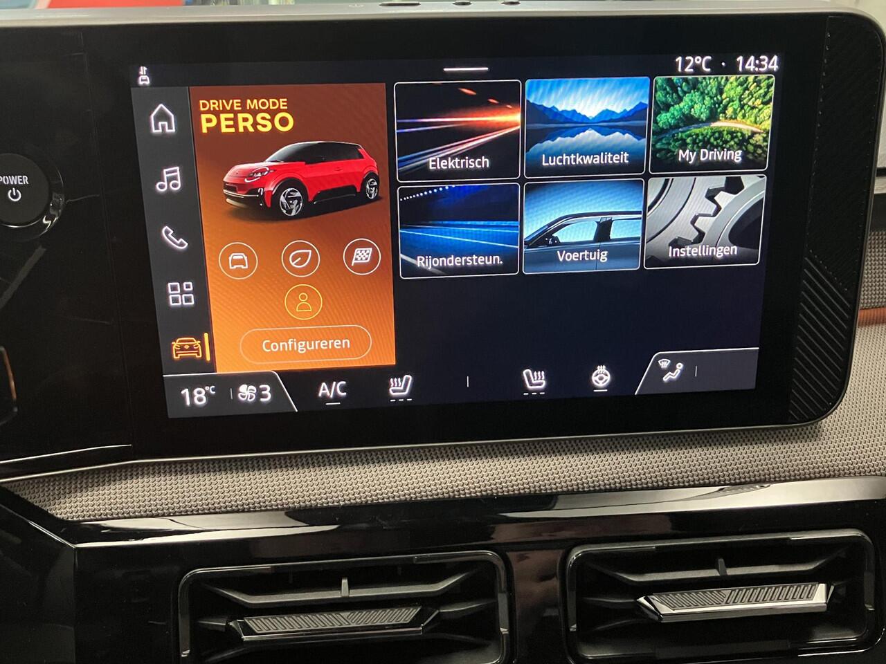 Nissan MICRA EVOLVE 52 kWh / 417 km WLTP/ Demonstratieauto / 5 Jaar Fabrieksgarantie / Harman en Kardon Geluidssysteem / Google Maps Navigatie / Camera / Stoel- en Stuurverwarming / Climate Control / Adaptive Cruise Control /