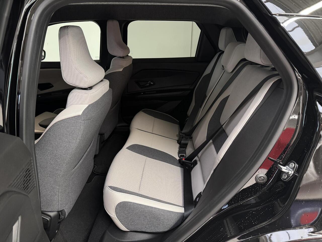 Nissan MICRA EVOLVE 52 kWh | DEMO | Navigatie | Stoel + Stuurverwarming | Achteruitrijcamera | Harman / Kardon |