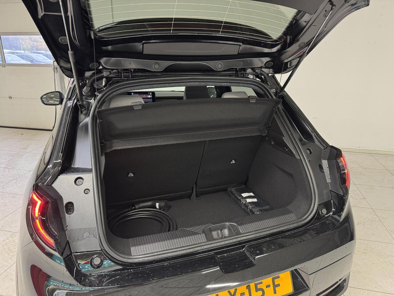 Nissan MICRA EVOLVE 52 kWh | DEMO | Navigatie | Stoel + Stuurverwarming | Achteruitrijcamera | Harman / Kardon |