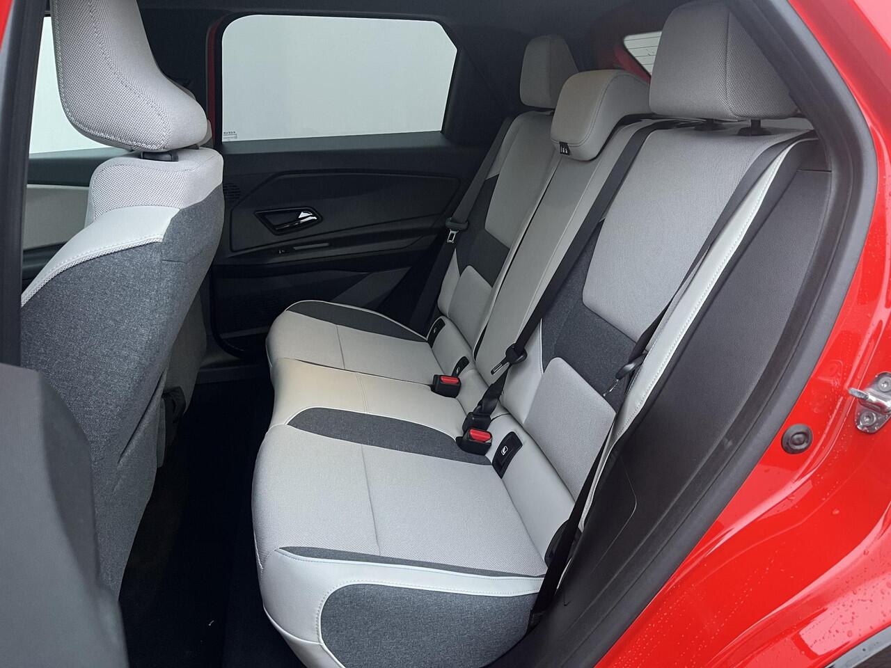 Nissan MICRA EVOLVE 52 kWh / 417 km WLTP / 5 Jaar Fabrieksgarantie / Harman en Kardon Geluidssysteem / Google Maps Navigatie / Camera / Stoel- en Stuurverwarming / Climate Control / Adaptive Cruise Control /