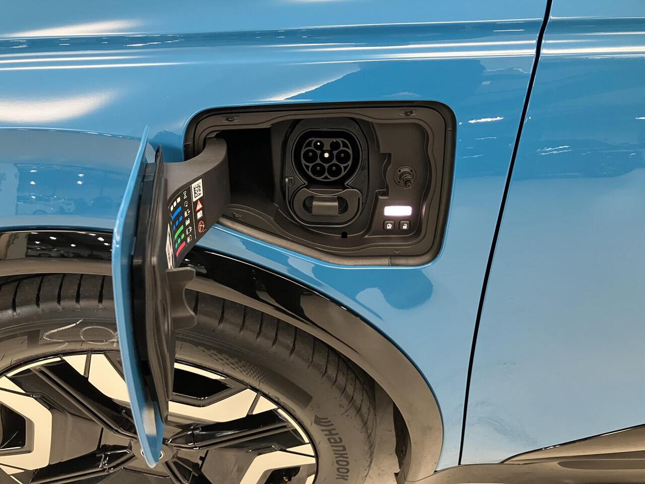 Nissan MICRA EVOLVE 52 kWh / ** ¤ 2.500,- Voorraadvoordeel ** / Nieuw uit Voorraad Leverbaar / 417 KM WLTP / Lederen Bekleding / Harman Kardon Premium Audio / Google Maps Navigatie /