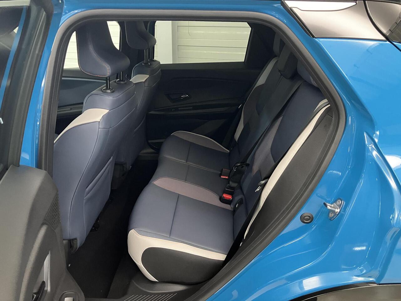 Nissan MICRA EVOLVE 52 kWh / ** ¤ 2.500,- Voorraadvoordeel ** / Nieuw uit Voorraad Leverbaar / 417 KM WLTP / Lederen Bekleding / Harman Kardon Premium Audio / Google Maps Navigatie /