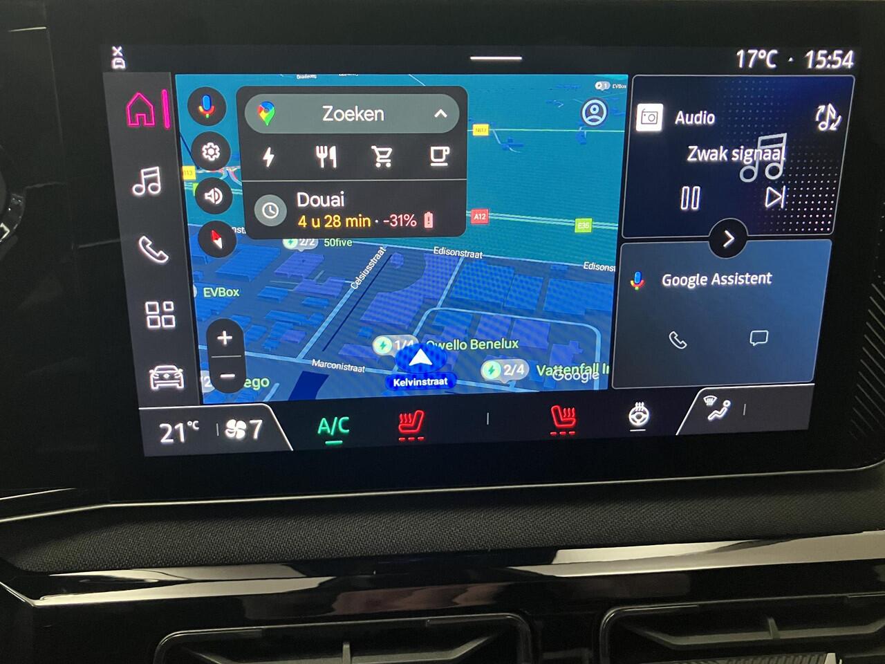 Nissan MICRA ADVANCE - Launch Edition 52 kWh / ** ¤ 2.500,- Voorraadvoordeel ** / Nieuw uit Voorraad Leverbaar / 417 KM WLTP / Google Maps Navigatie / Camera / Stoel- en Stuurverwarming / Adaptive Cruise Control /