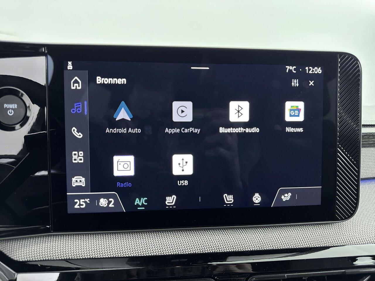 Nissan MICRA EVOLVE 52 kWh | Apple Carplay & Android Auto | Parkeersensoren| Herman Kardon | GOOGLE Navi | Two-Tone | ACC |