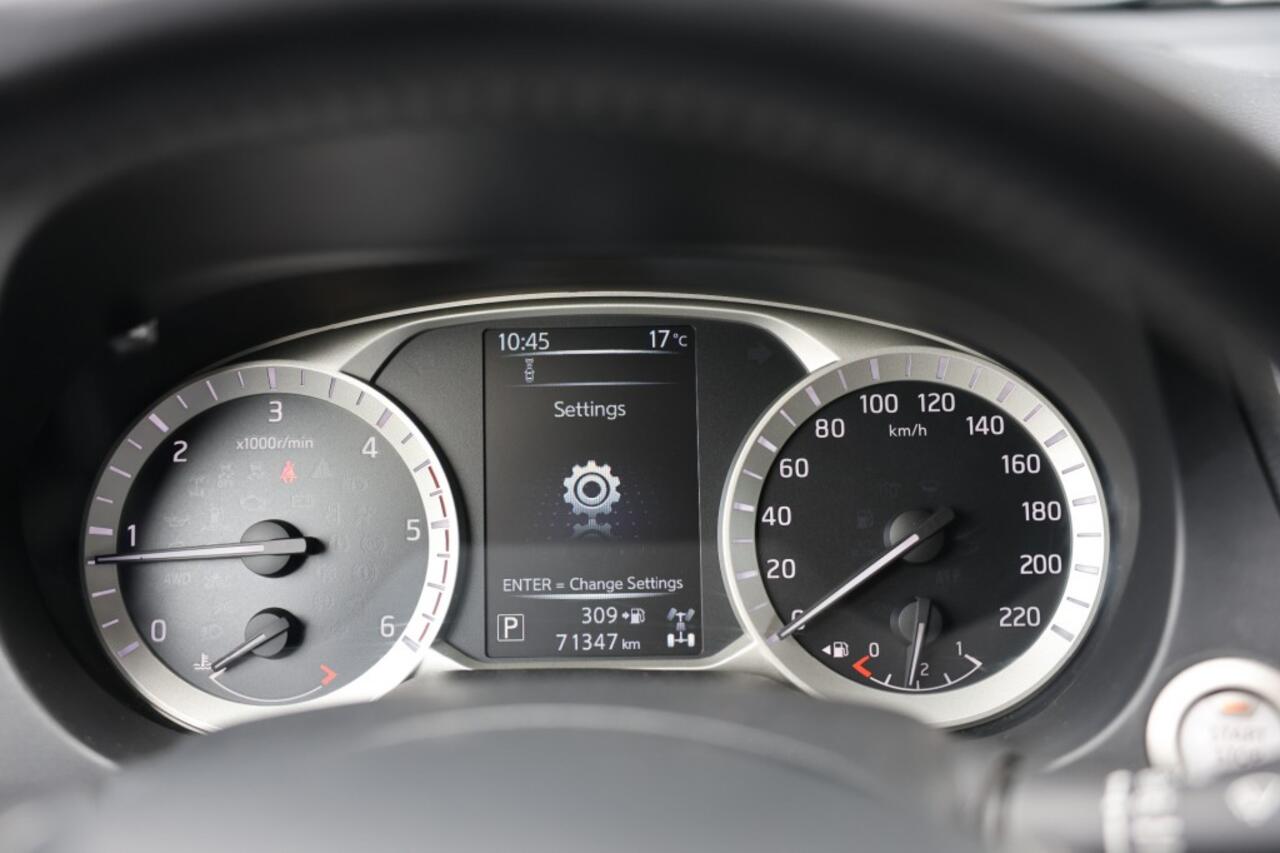 Nissan NAVARA 2.3 DCI DUBBEL CABINE N-GUARD A/T BE TREKKER 5 SITZ 4WD VAN