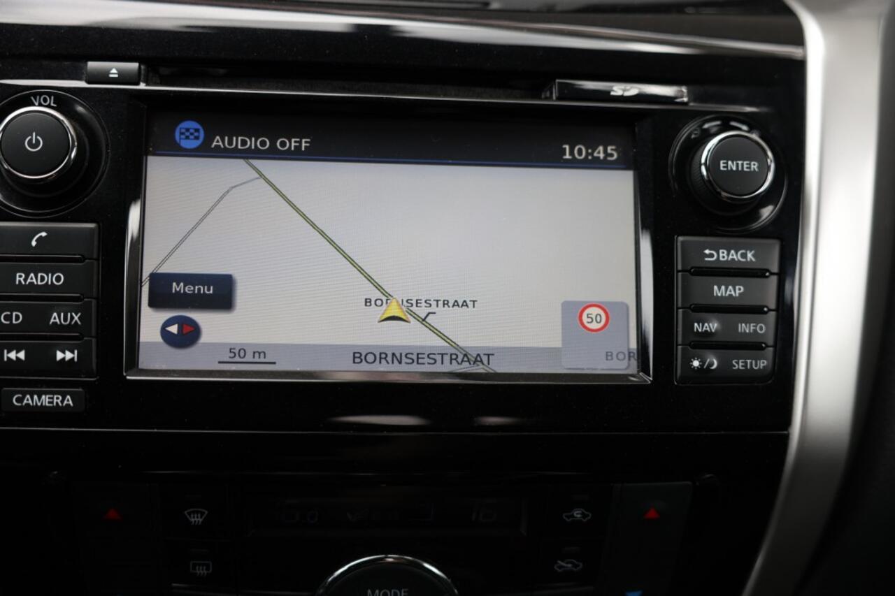 Nissan NAVARA 2.3 DCI DUBBEL CABINE N-GUARD A/T BE TREKKER 5 SITZ 4WD VAN