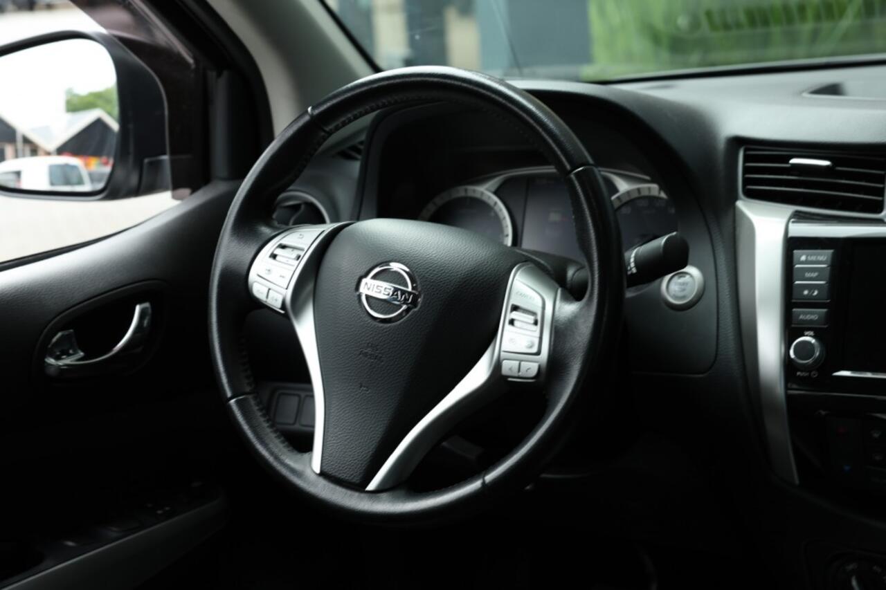 Nissan NAVARA 2.3 DCI DUBBEL CABINE N-GUARD A/T 5 SITZ 4WD VAN
