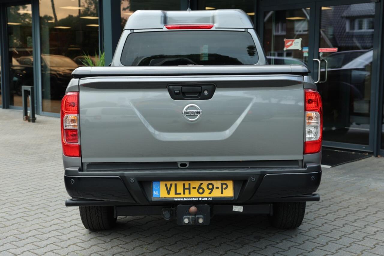 Nissan NAVARA 2.3 DCI DUBBEL CABINE N-GUARD A/T 5 SITZ 4WD VAN