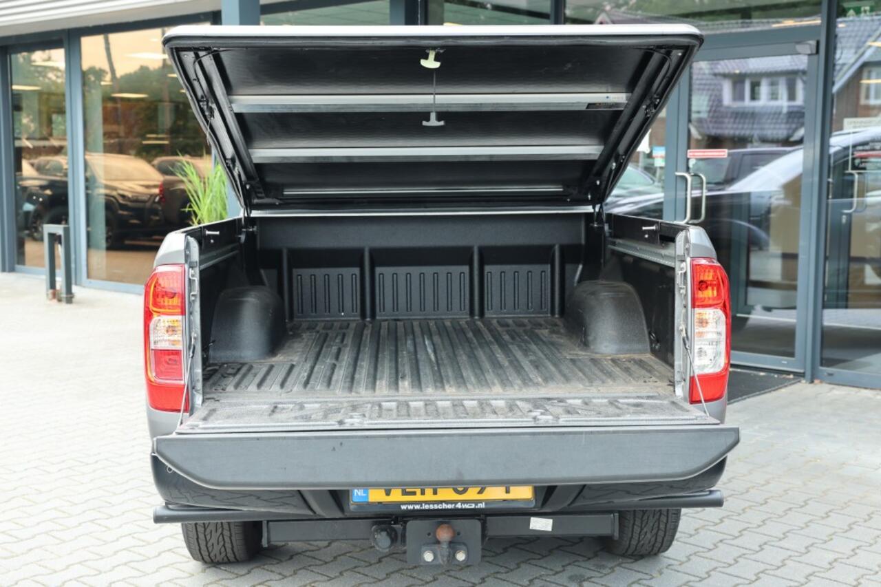 Nissan NAVARA 2.3 DCI DUBBEL CABINE N-GUARD A/T 5 SITZ 4WD VAN