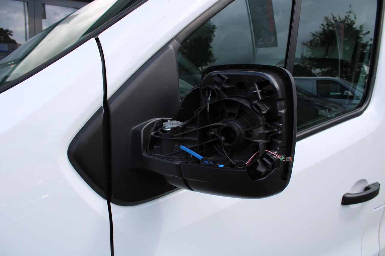 Nissan PRIMASTAR 2.0 dCi L2H1 N-Connecta airco navi cruise 3 zits trafic vivaro