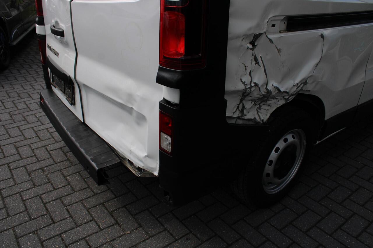 Nissan PRIMASTAR 2.0 dCi L2H1 N-Connecta airco navi cruise 3 zits trafic vivaro