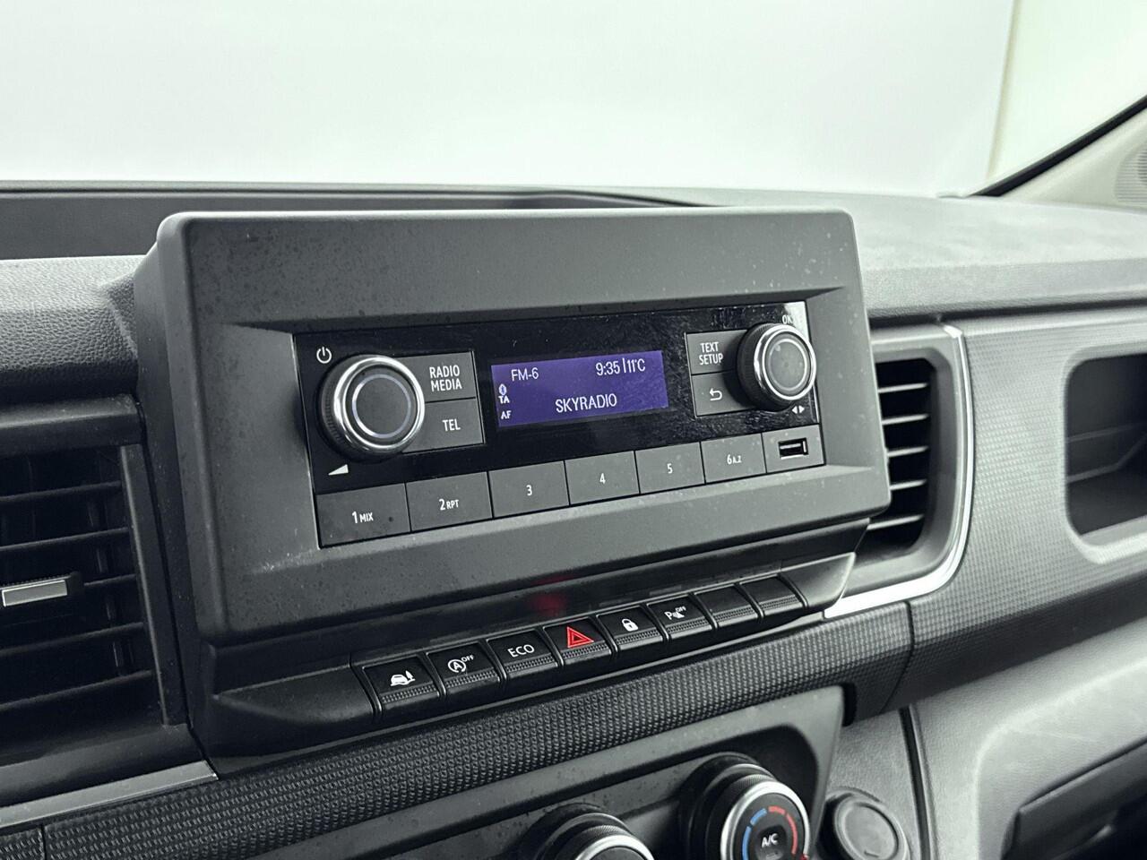 Nissan PRIMASTAR 2.0 dCi L2H1 Acenta | Trekhaak | Betimmering laadruimte | Sidebars | Lichtmetalen velgen