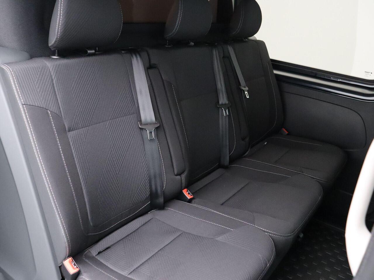 Nissan PRIMASTAR 2.0 dCi 170pk L2H1 N-Connecta | Dubbele Cabine | Achteruitrijcamera | 5 Jaar Fabrieksgarantie | Laadruimtepakket |