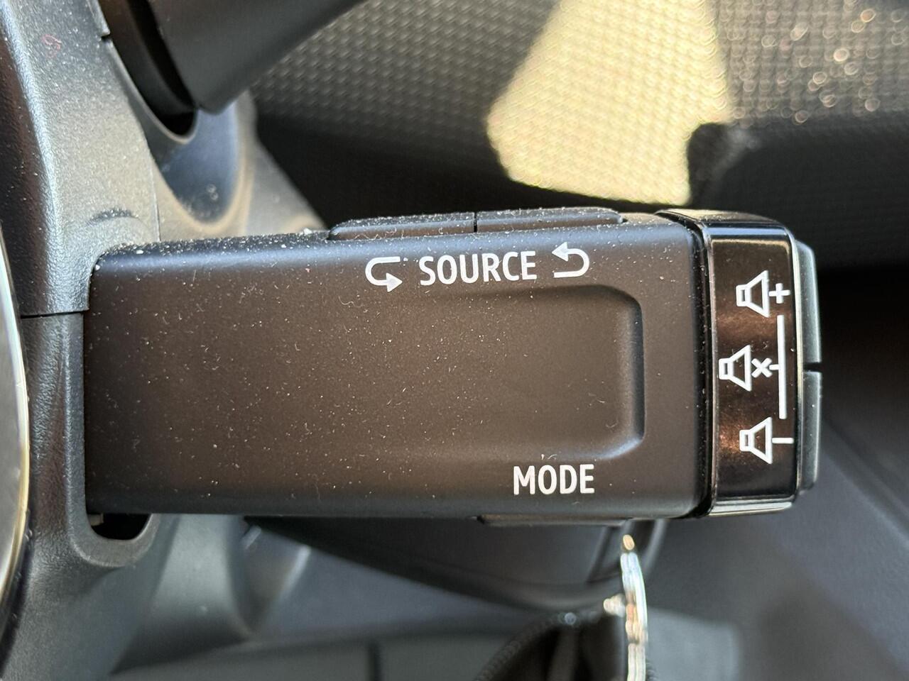 Nissan PRIMASTAR 2.0 dCi L1H1 / Airco / Apple&Android Carplay / Trekhaak / Betimmering / Cruise Control / Sensoren achter / Bluetooth / DAB / 3 zitplaatsen