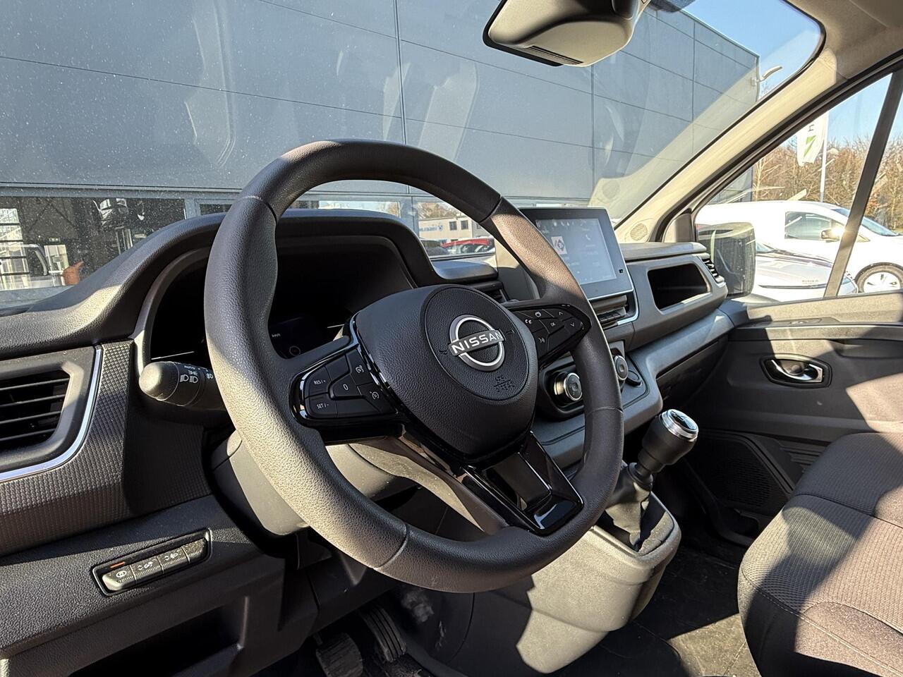 Nissan PRIMASTAR 2.0 dCi L1H1 / Airco / Apple&Android Carplay / Trekhaak / Betimmering / Cruise Control / Sensoren achter / Bluetooth / DAB / 3 zitplaatsen