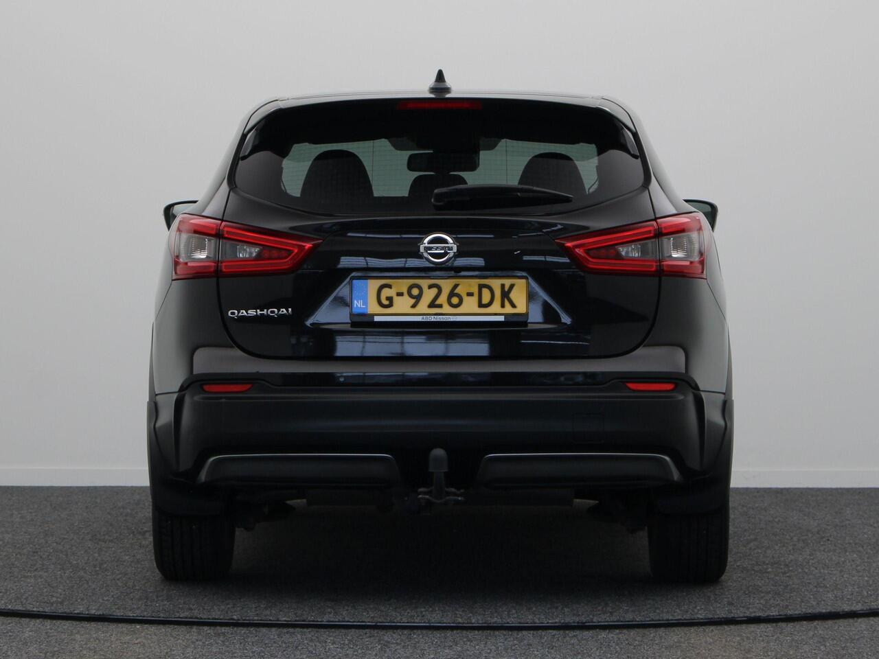 Nissan QASHQAI 115pk N-Connecta | Trekhaak | Stoelverwarming | Navigatie | 360 Rondom camera | Climate control |