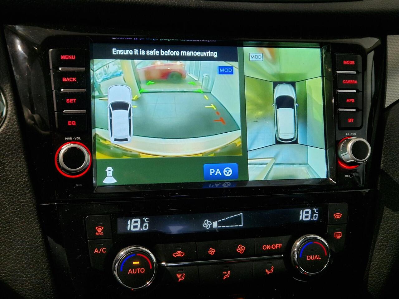 Nissan QASHQAI 1.2 Business Edition PANORAMADAK | LEDEREN BEKLEDING | NAVIGATIE