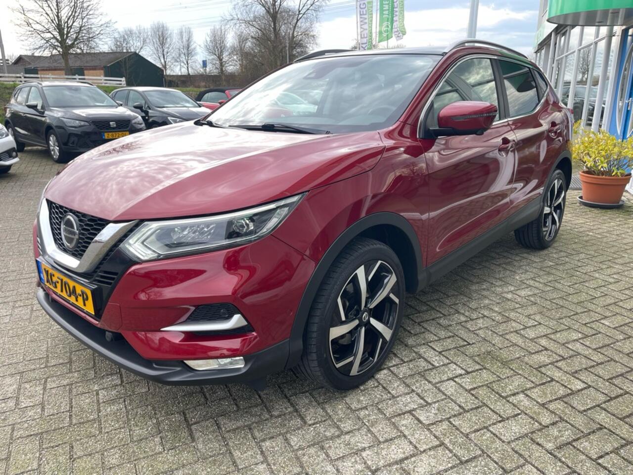 Nissan QASHQAI 1.2 Tekna +, Nav, Panodak, Camera, 19", Stoelverwarming