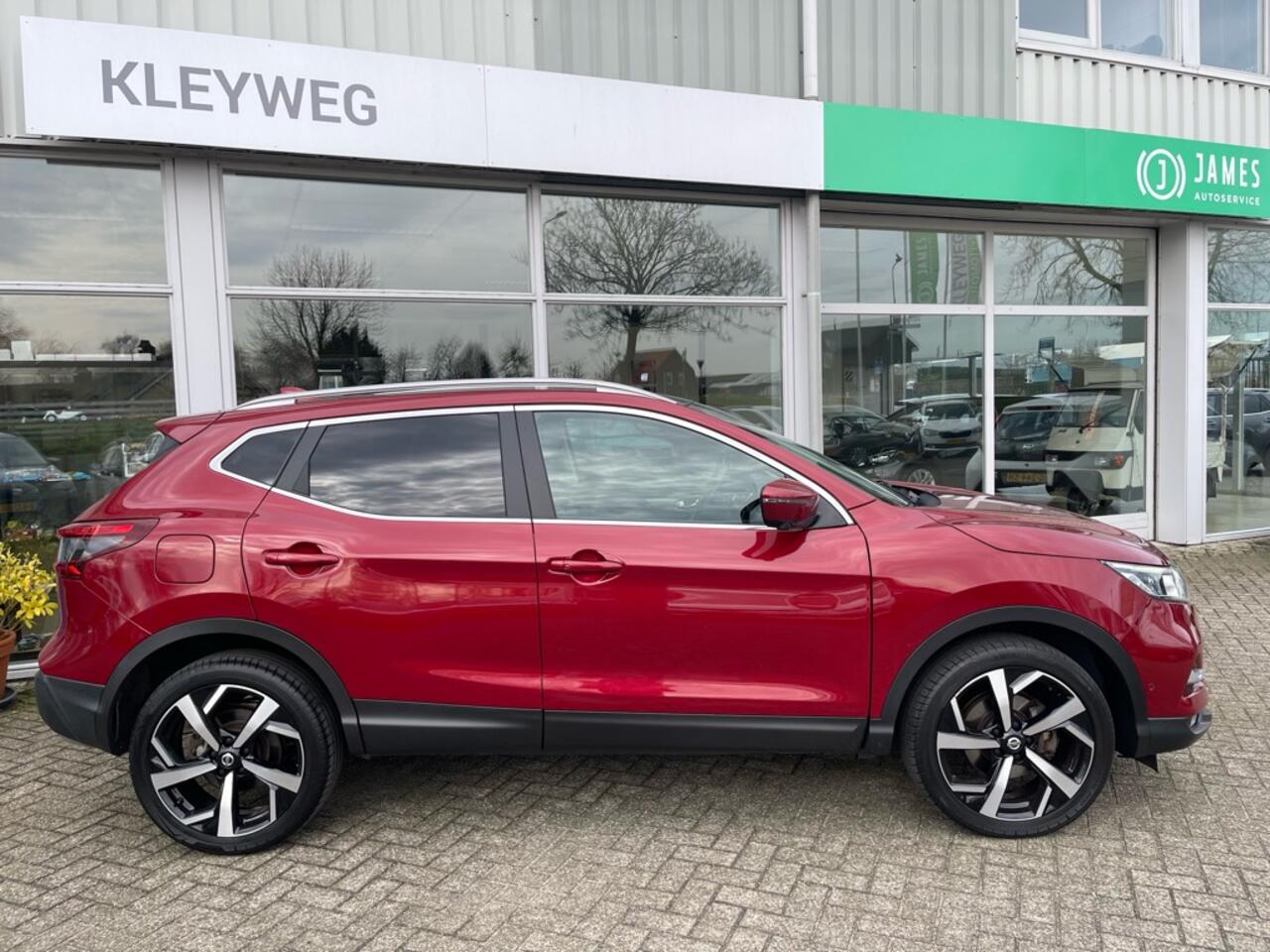 Nissan QASHQAI 1.2 Tekna +, Nav, Panodak, Camera, 19", Stoelverwarming