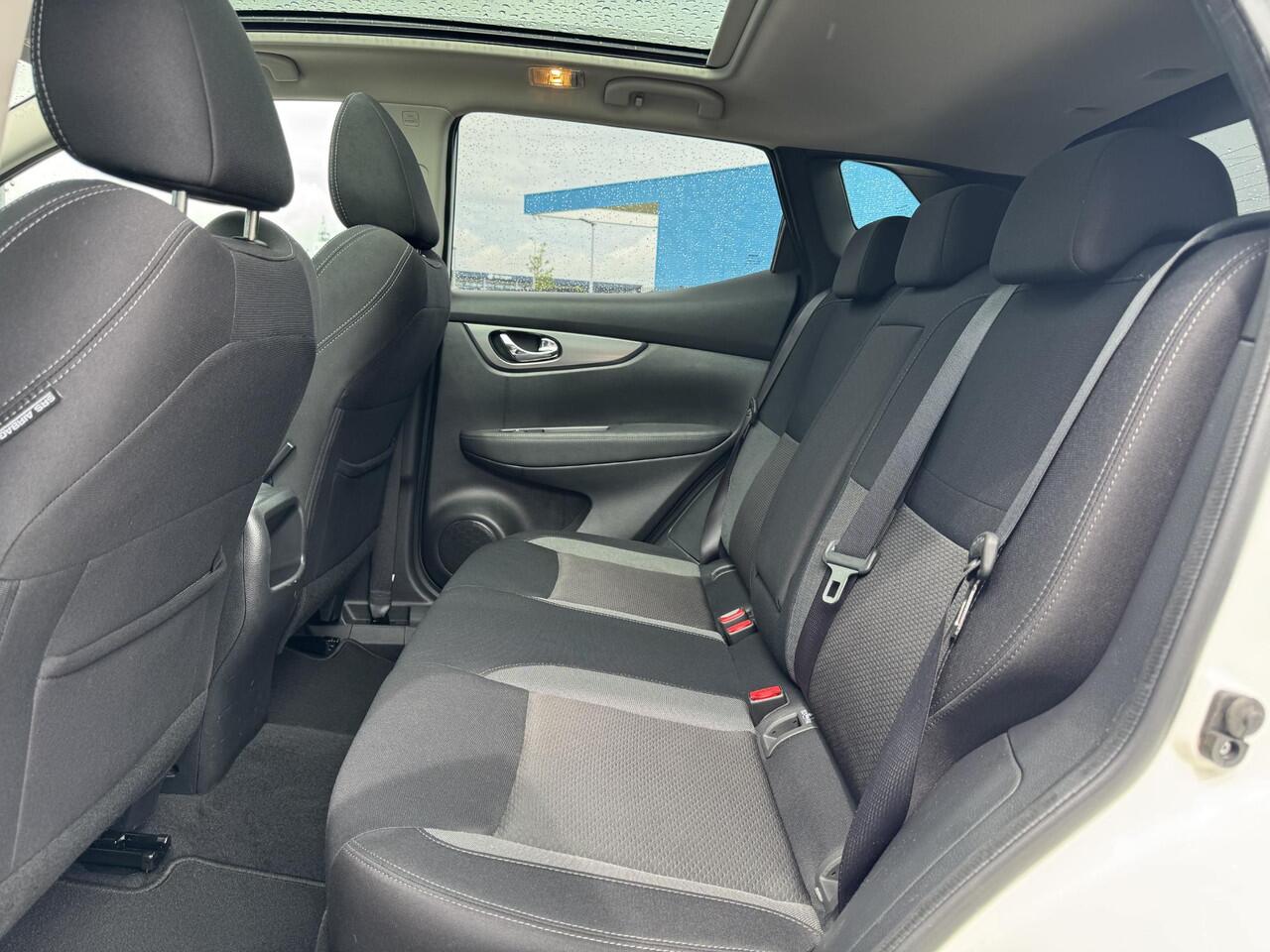 Nissan QASHQAI 1.3 DIG-T N-Connecta Design Pack | Panoramadak | Apple Carplay/Android Auto | 360° Camera | Keyless Entry | Navigatie | DAB | Rijklaarprijs!