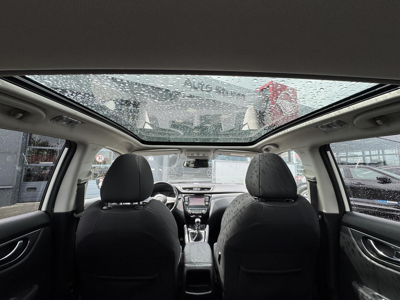 Nissan QASHQAI 1.3 DIG-T N-Connecta Design Pack | Panoramadak | Apple Carplay/Android Auto | 360° Camera | Keyless Entry | Navigatie | DAB | Rijklaarprijs!