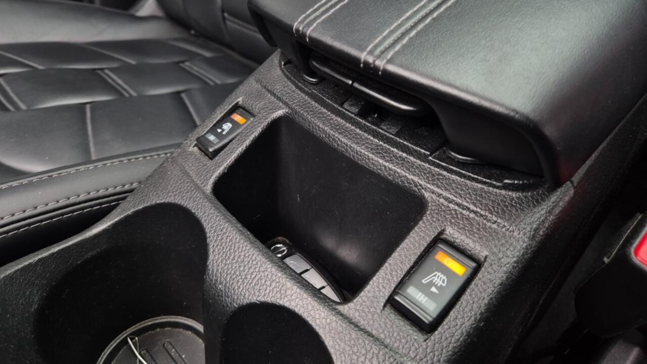 Nissan QASHQAI 1.3 DIG TEKNA + LEDER PANO DAK TREKHAAK 360 CAMERA STOELVERW NAVI CRUISE LV