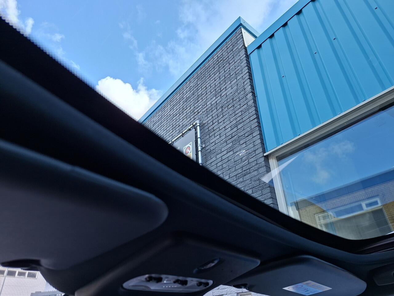 Nissan QASHQAI 1.3 DIG-T Tekna + Trekhaak Panoramadak RIJKLAAR