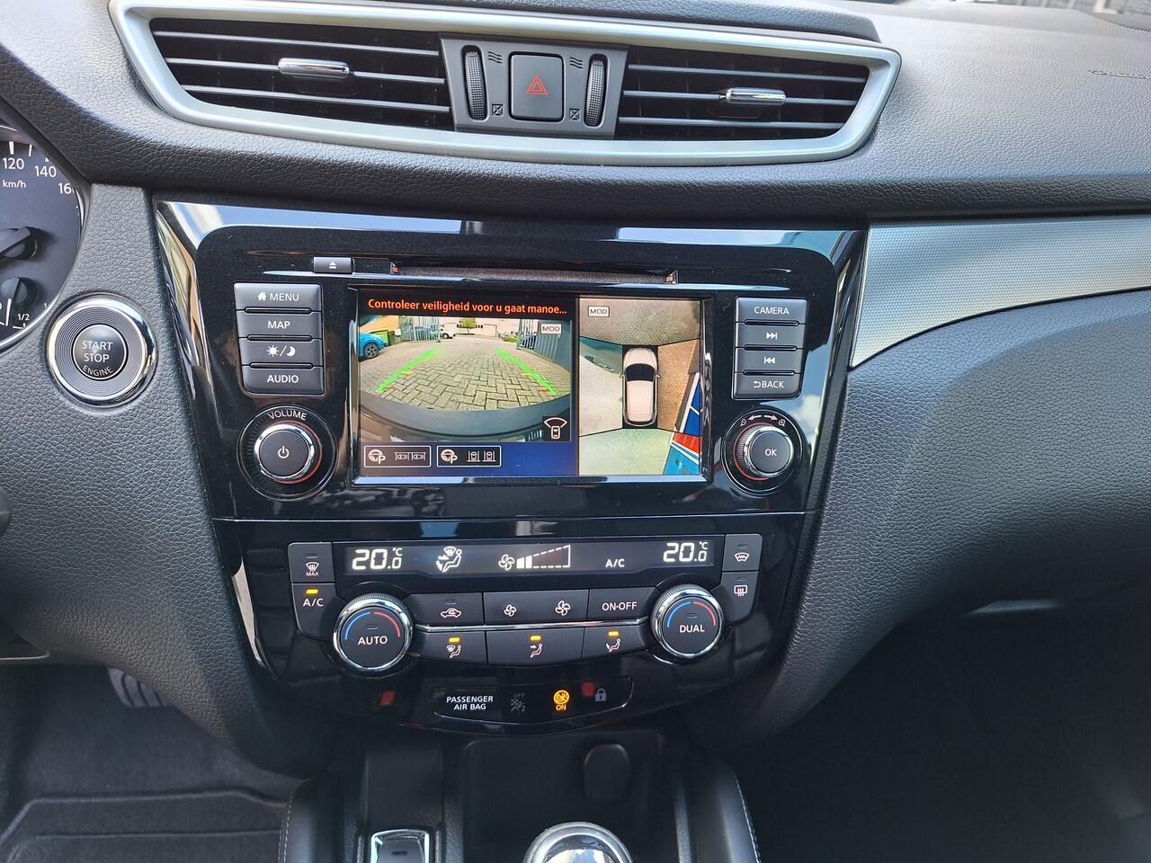 Nissan QASHQAI 1.3 DIG-T Tekna + Trekhaak Panoramadak RIJKLAAR