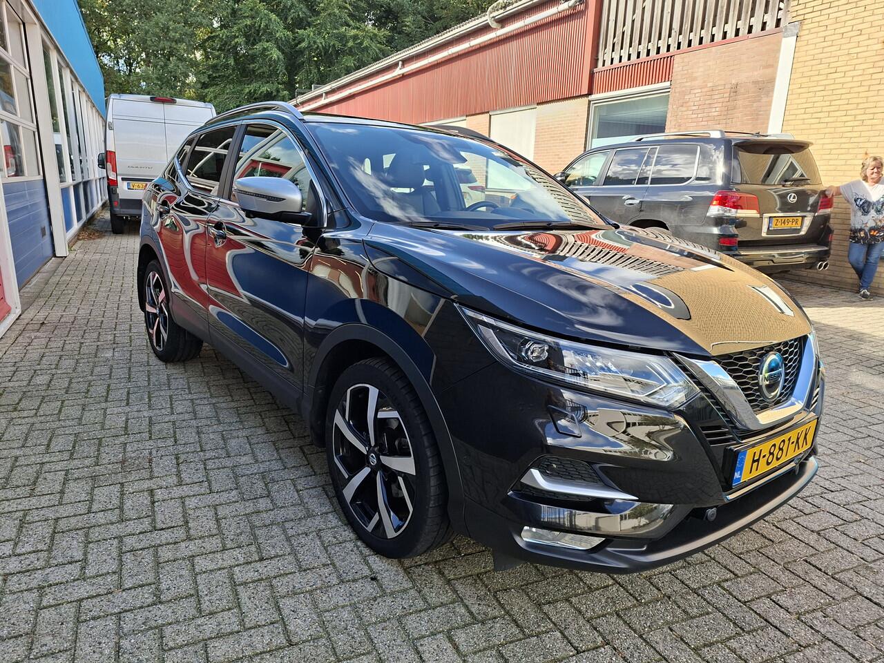 Nissan QASHQAI 1.3 DIG-T Tekna + Trekhaak Panoramadak RIJKLAAR