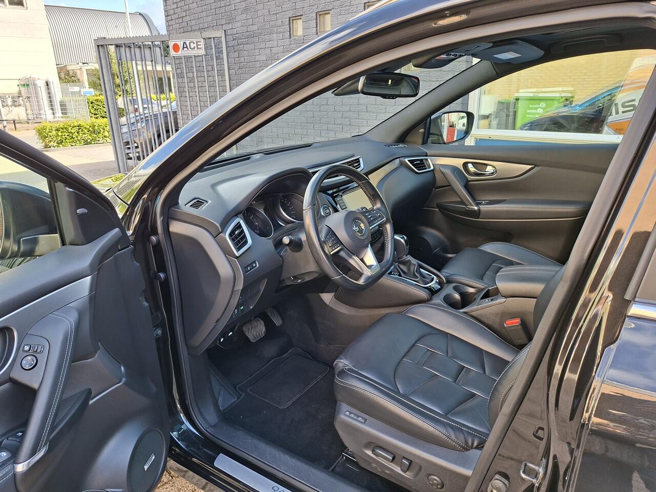 Nissan QASHQAI 1.3 DIG-T Tekna + Trekhaak Panoramadak RIJKLAAR