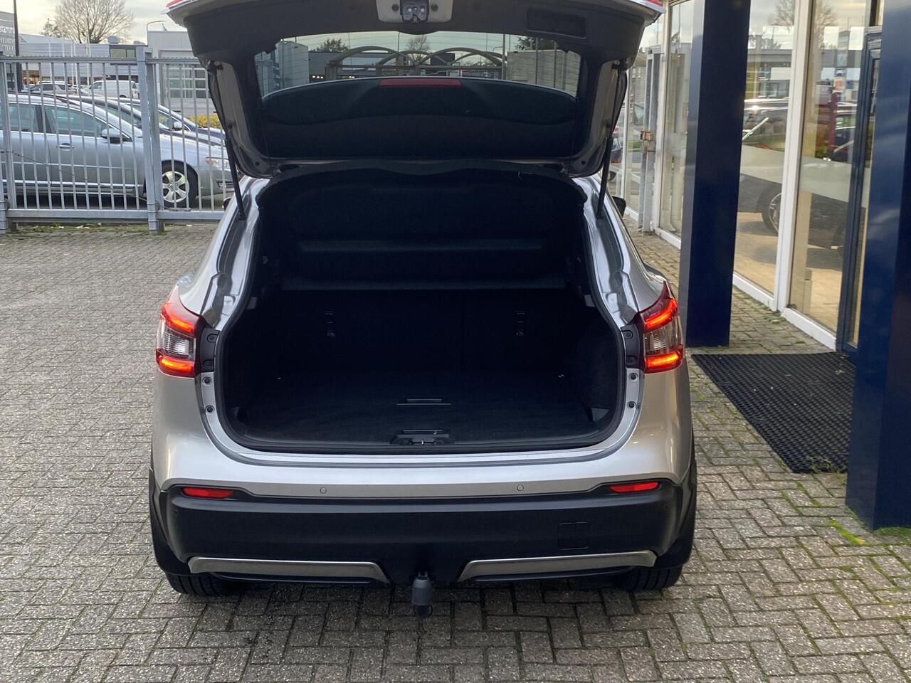 Nissan QASHQAI 1.3 DIG-T Tekna + / Automaat / Vol-Leder / Panodak / Elektr.-Stoelen met Geheugen / Stoelverwarming / 360°-Camera / Bose-Premium Audio / Cruise-Control / Climate-Control / Apple-Carplay & Android-Auto / Keyless / LED / DAB Radio-Bluetooth / Navi / PDC V+A