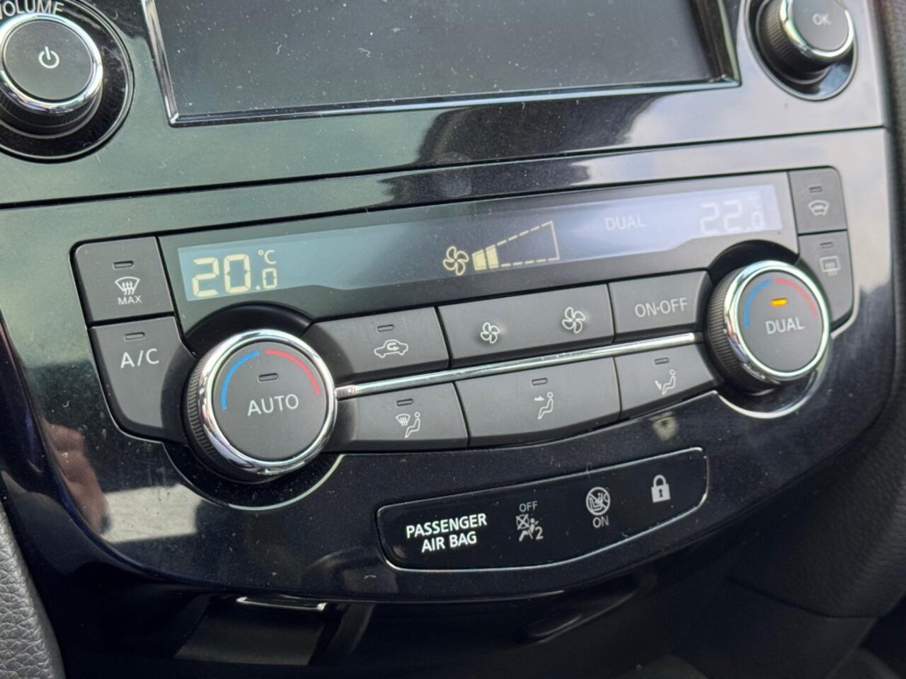 Nissan QASHQAI 1.3 DIG-T AUT. TEKNA 160PK HALF-LEER PANO-DAK 360-CAMERA NAVI AIRCO LMV PDC