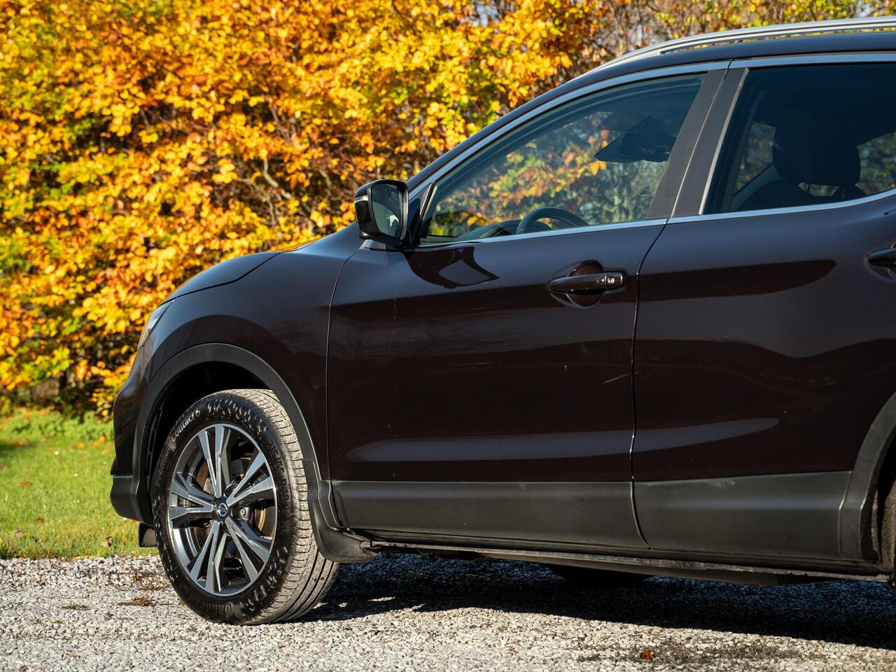 Nissan QASHQAI 1.3 DIG-T N-Connecta // trekhaak // panorama dak