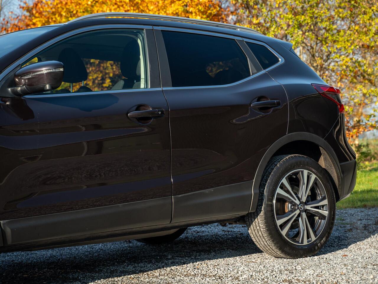 Nissan QASHQAI 1.3 DIG-T N-Connecta // trekhaak // panorama dak