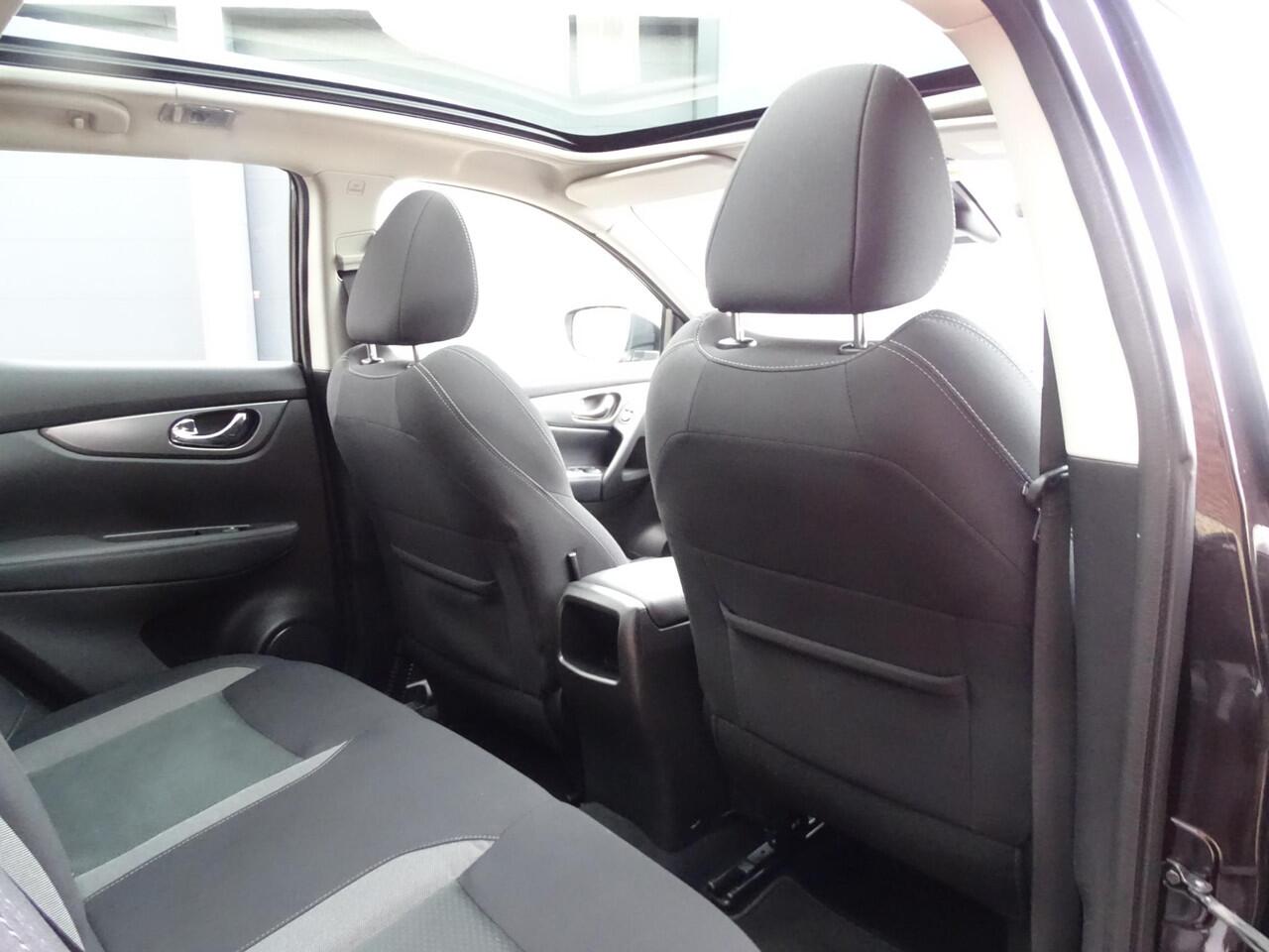 Nissan QASHQAI 1.3 DIG-T N-Connecta AUTOMAAT | PANORAMA DAK | FULL LED PAKKET | WINTER PAKKET | STOELVERWARMING | NAVIAGTIE | ACHTERUIT RIJ CAMERA | AFNEEMBARE TREKHAAK | AIRCO/ECC |