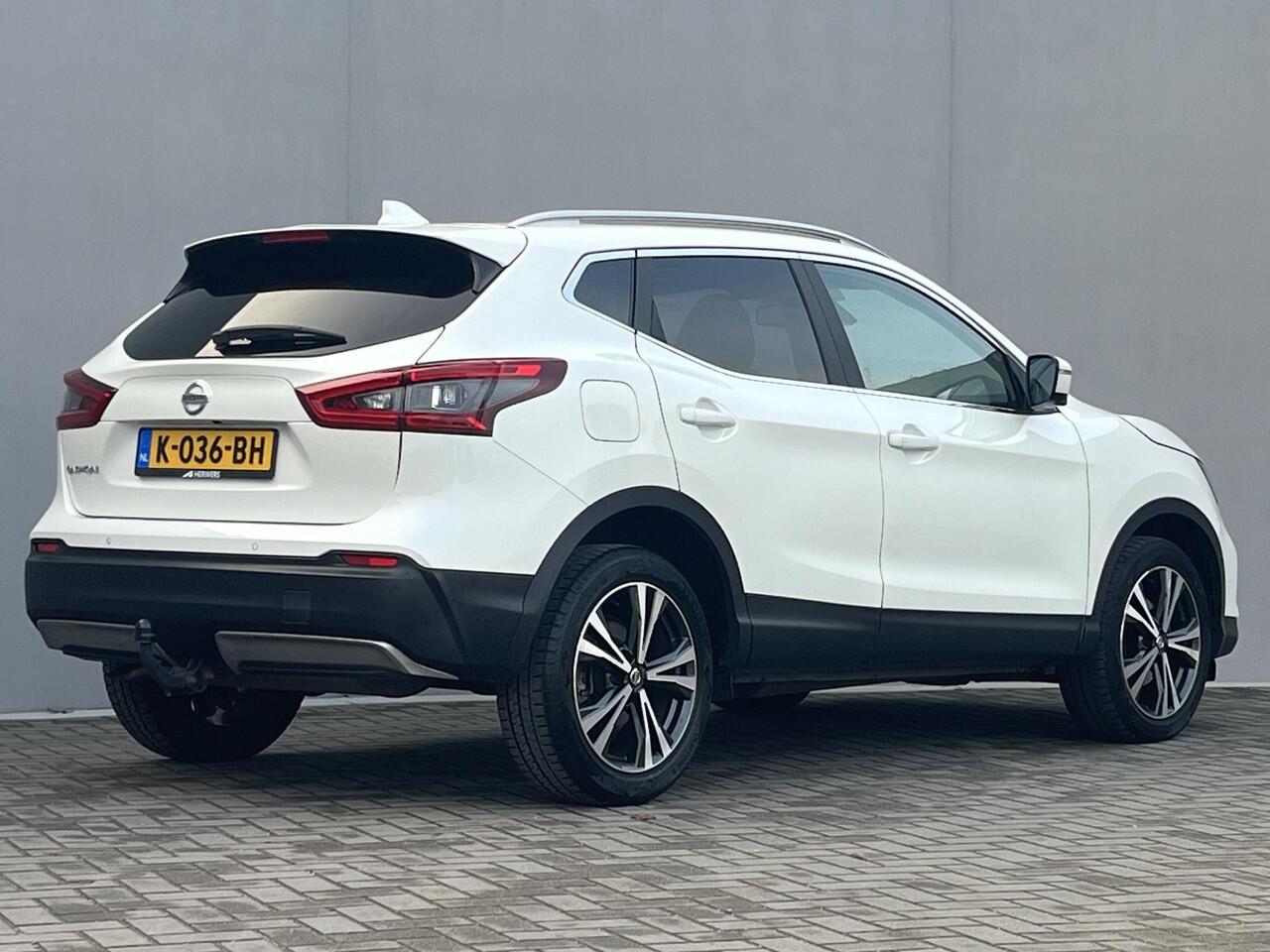 Nissan QASHQAI 1.3 DIG-T N-Connecta / Dealeronderhouden / Trekhaak (1500kg) / Panoramadak / Stoelverwarming / Rondzichtcamera / Adaptieve Cruise Control / Voorruitverwarming / Navigatie / Apple Carplay & Android Auto / Climate Control /