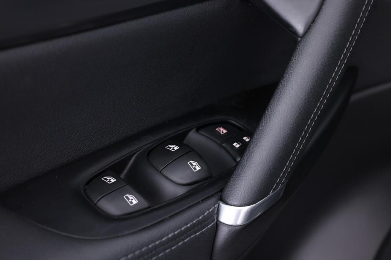 Nissan QASHQAI 1.3 DIG-T Tekna | Full LED | Half LEDER | Trekhaak