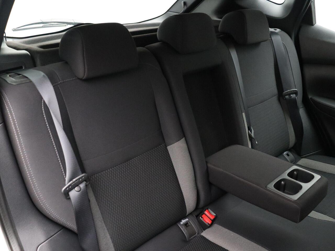 Nissan QASHQAI 158pk DIG-T Acenta | Trekhaak | Automaat | Apple Carplay & Android Auto | 1500kg trekgewicht |