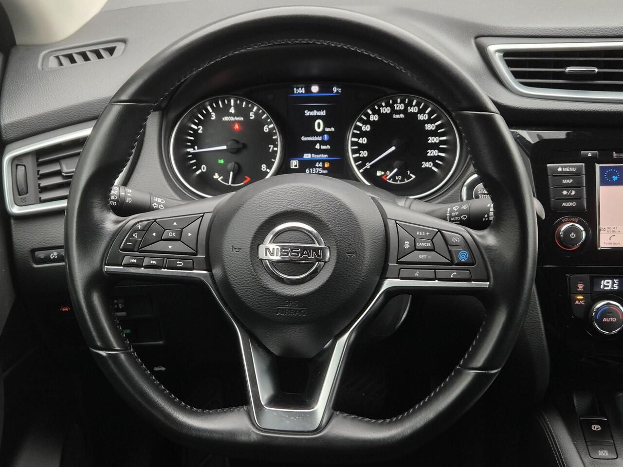 Nissan QASHQAI 1.3 DIG-T N-Connecta Automaat / Comfort Pack / Trekgewicht 1500 Kg / Rondomzicht camera / Adaptief CC / Apple Carplay Android Auto / Voorstoelen verwarmd / Keyless Entry/Start / Voorruit verwarming /