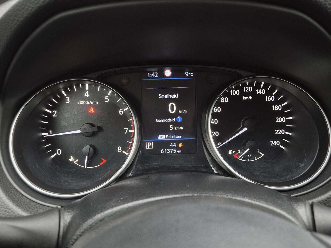 Nissan QASHQAI 1.3 DIG-T N-Connecta Automaat / Comfort Pack / Trekgewicht 1500 Kg / Rondomzicht camera / Adaptief CC / Apple Carplay Android Auto / Voorstoelen verwarmd / Keyless Entry/Start / Voorruit verwarming /