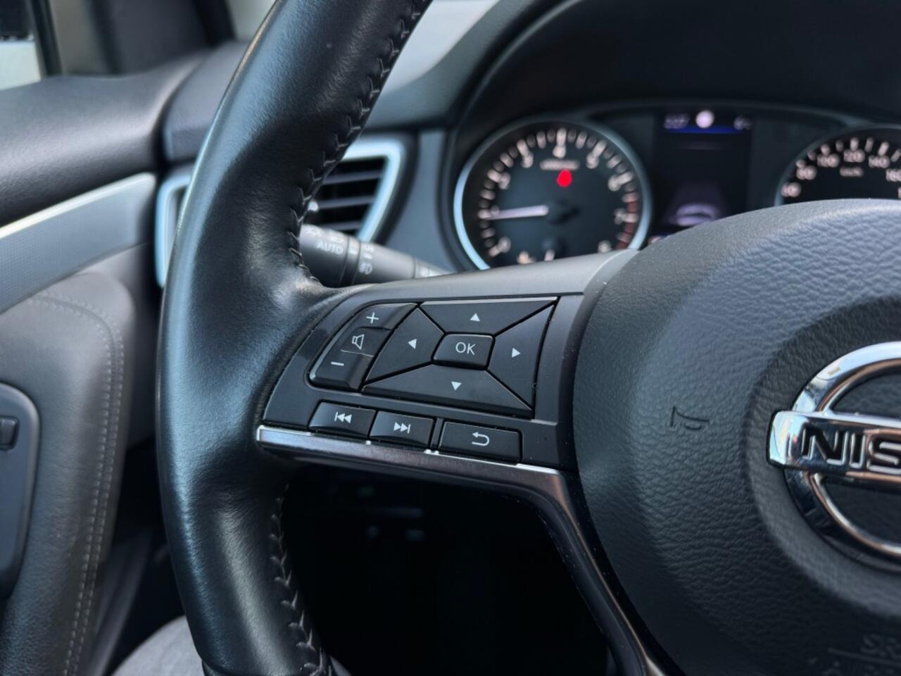 Nissan QASHQAI 1.3 DIG-T Tekna - Adaptive cruise - LED - 360 camera - 21