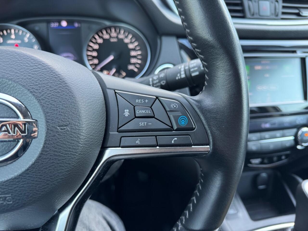 Nissan QASHQAI 1.3 DIG-T Tekna - Adaptive cruise - LED - 360 camera - 21