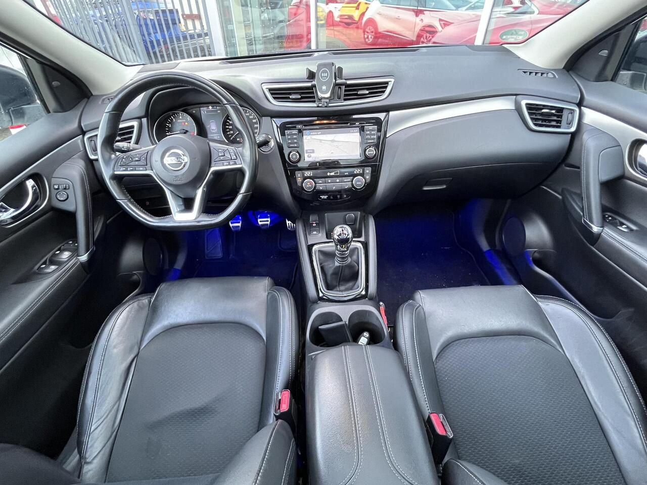 Nissan QASHQAI 1.2 Tekna + 360 camera - Halfleder interieur - Panormadak - Stoelverwarming - Blindspot Warning