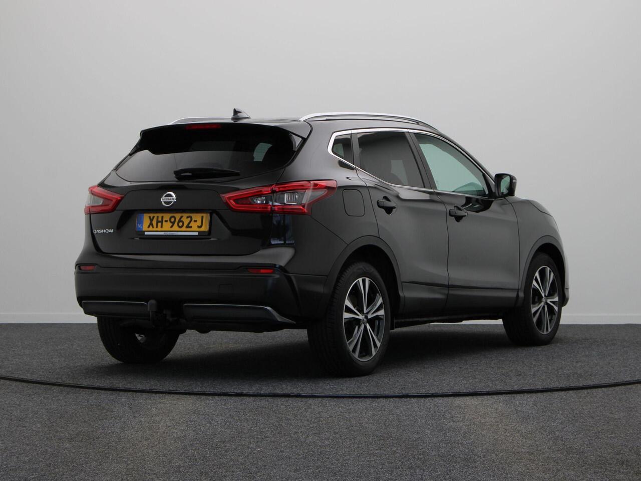 Nissan QASHQAI 158pk DIG-T N-Connecta | Panoramadak | Rondomzicht Camera | Trekhaak |