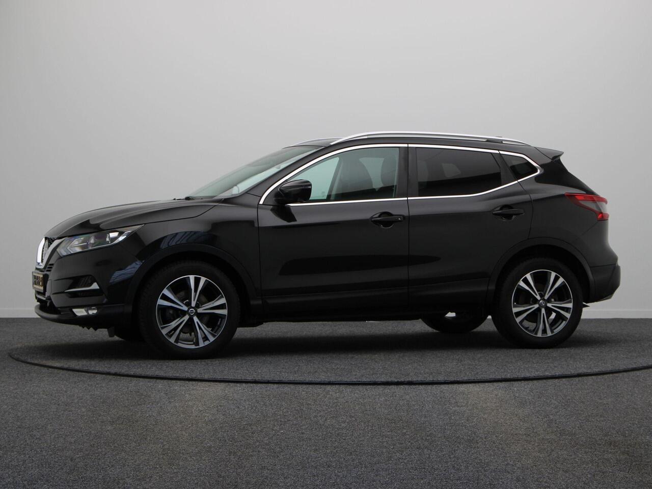 Nissan QASHQAI 158pk DIG-T N-Connecta | Panoramadak | Rondomzicht Camera | Trekhaak |
