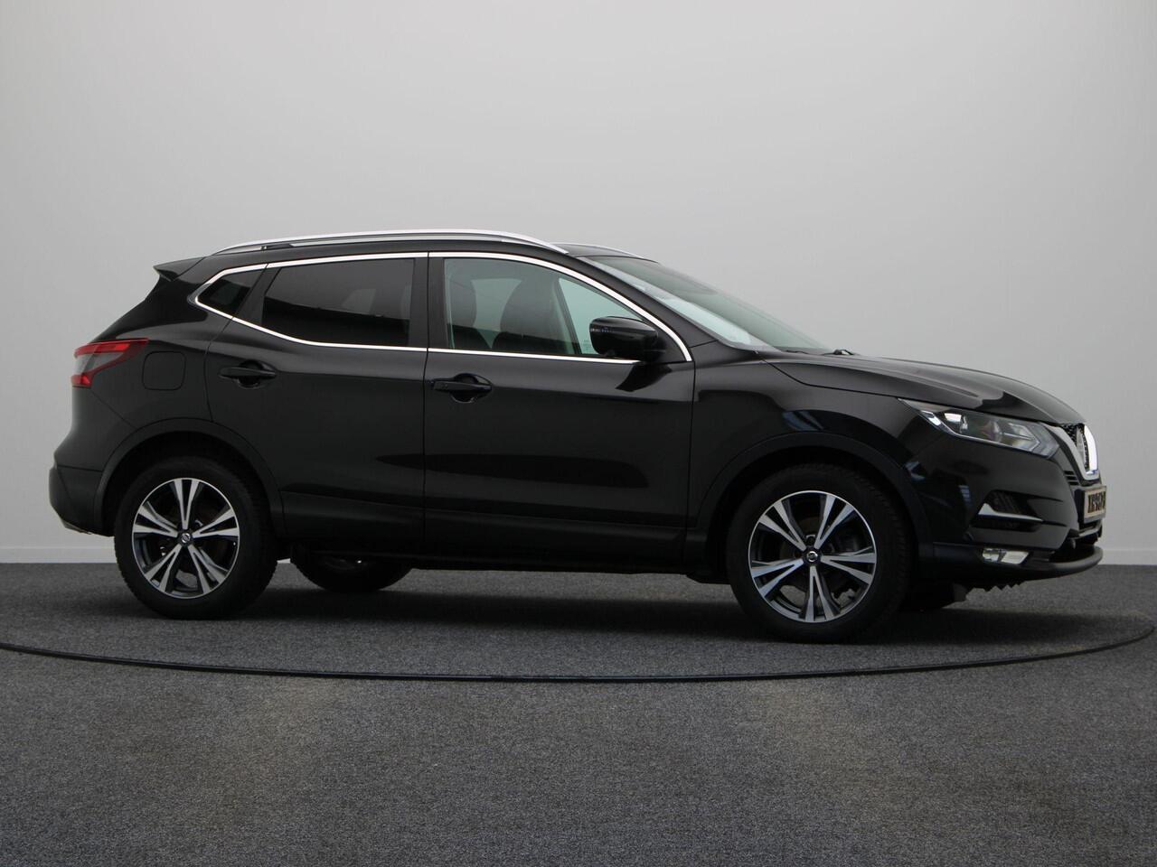Nissan QASHQAI 158pk DIG-T N-Connecta | Panoramadak | Rondomzicht Camera | Trekhaak |