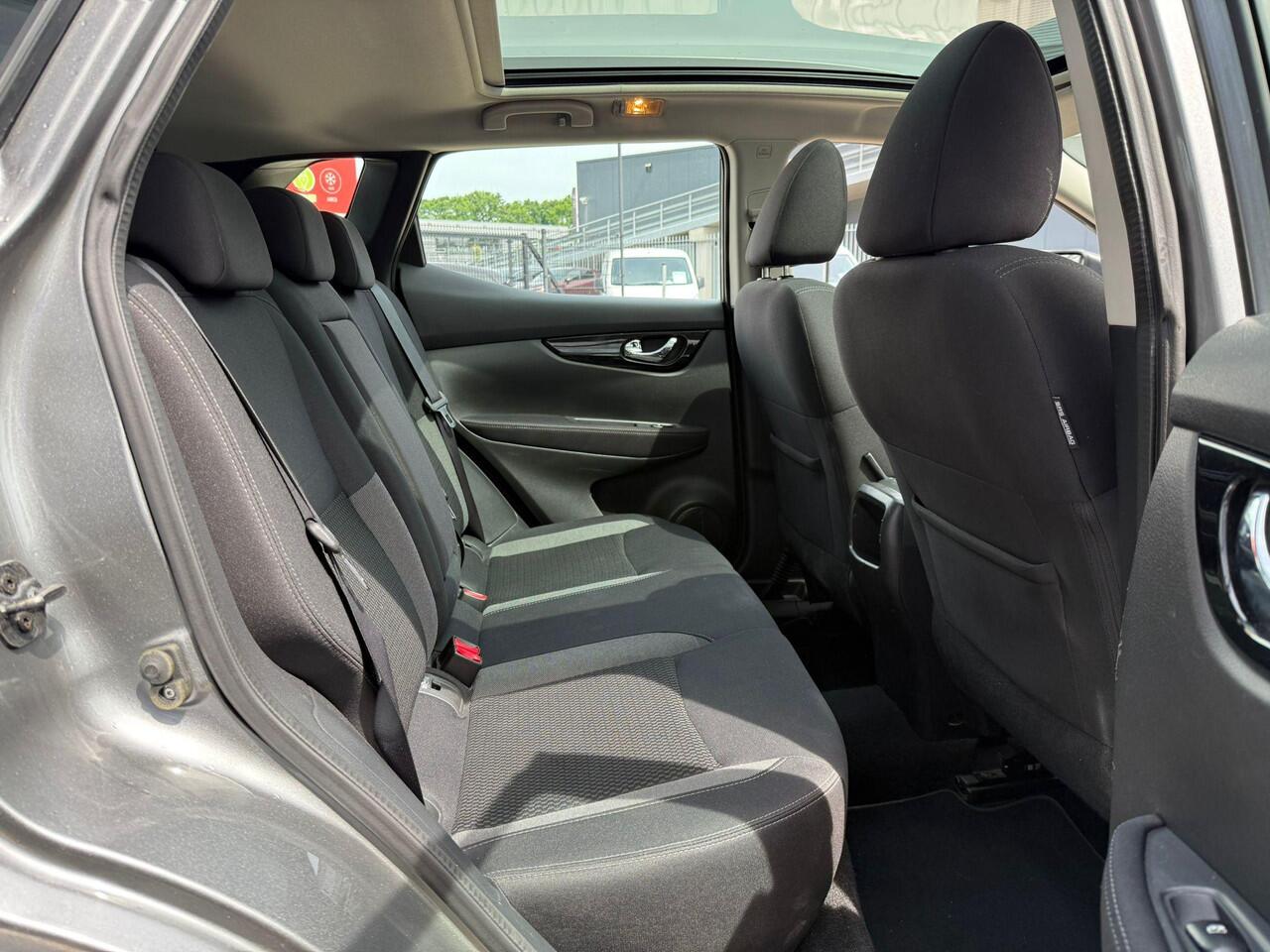 Nissan QASHQAI 1.3 DIG-T Business Edition *Stoelverw & pano*