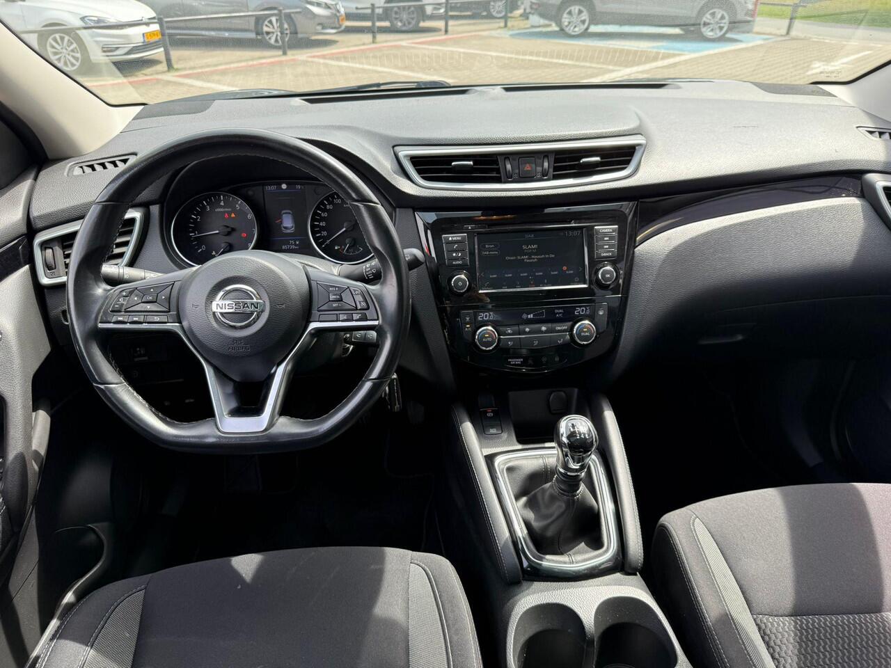 Nissan QASHQAI 1.3 DIG-T Business Edition *Stoelverw & pano*