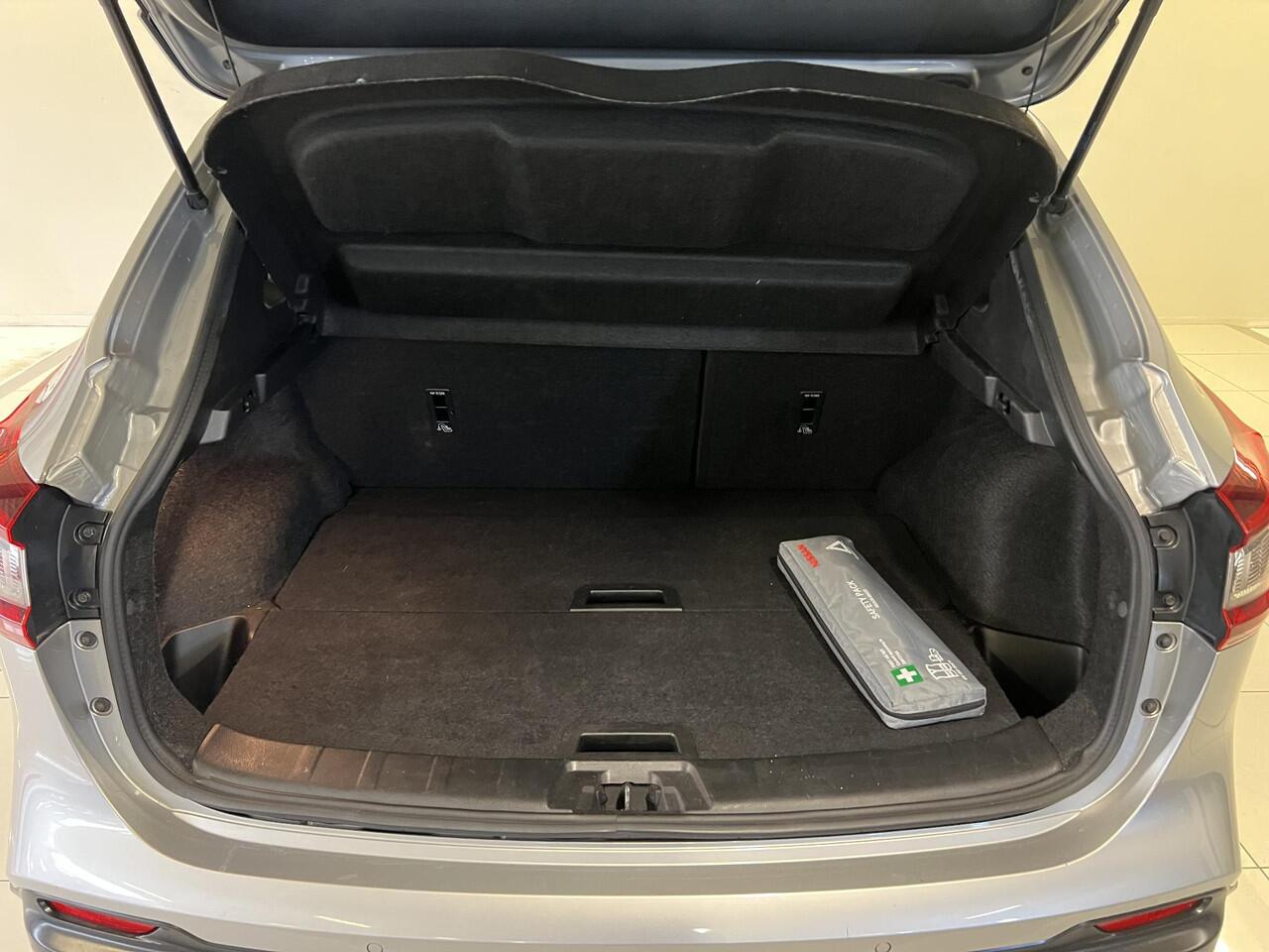 Nissan QASHQAI 1.3 DIG-T Business Edition | Panoramadak | 360º Camera | Navigatie |